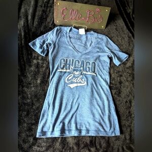 EUC Genuine Merchandise Chicago Cubs Old School V Neck Tee
